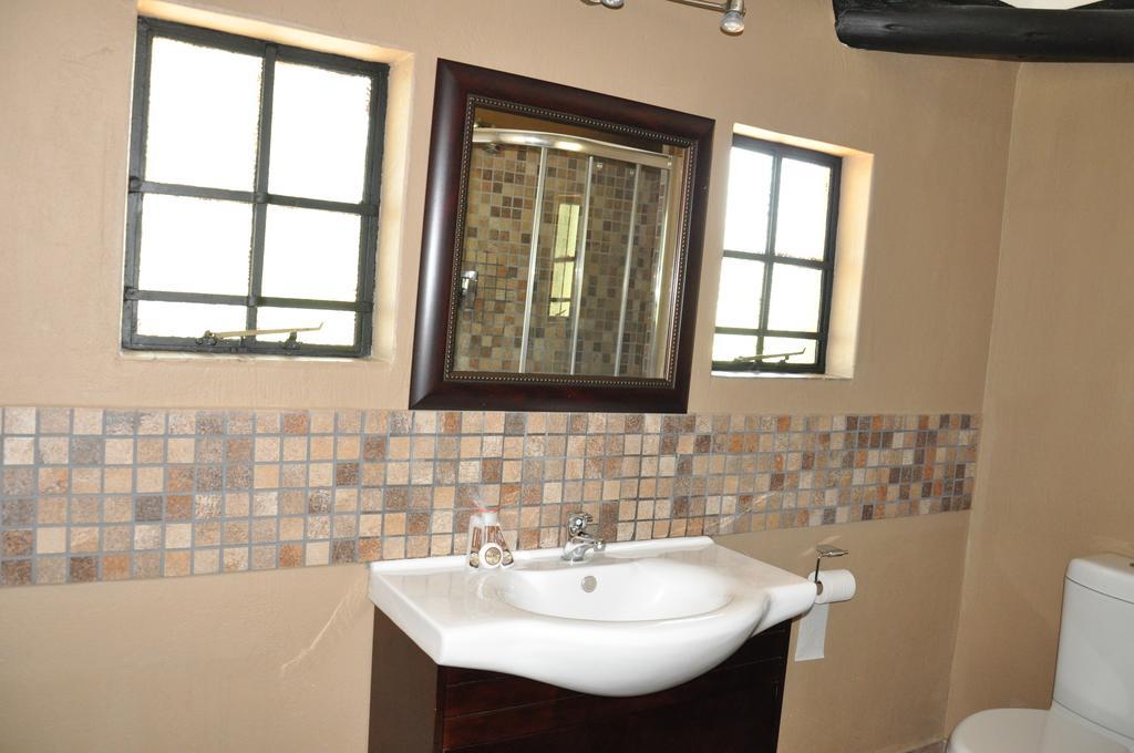 Ukutula Lion Lodge Beestekraal  Room photo